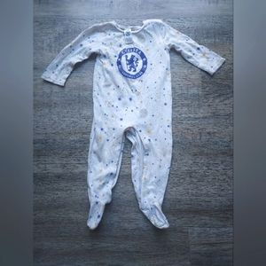 Chelsea FC Official Merchandise 12-18m Baby Onesie with padded feet, 100% Cotton